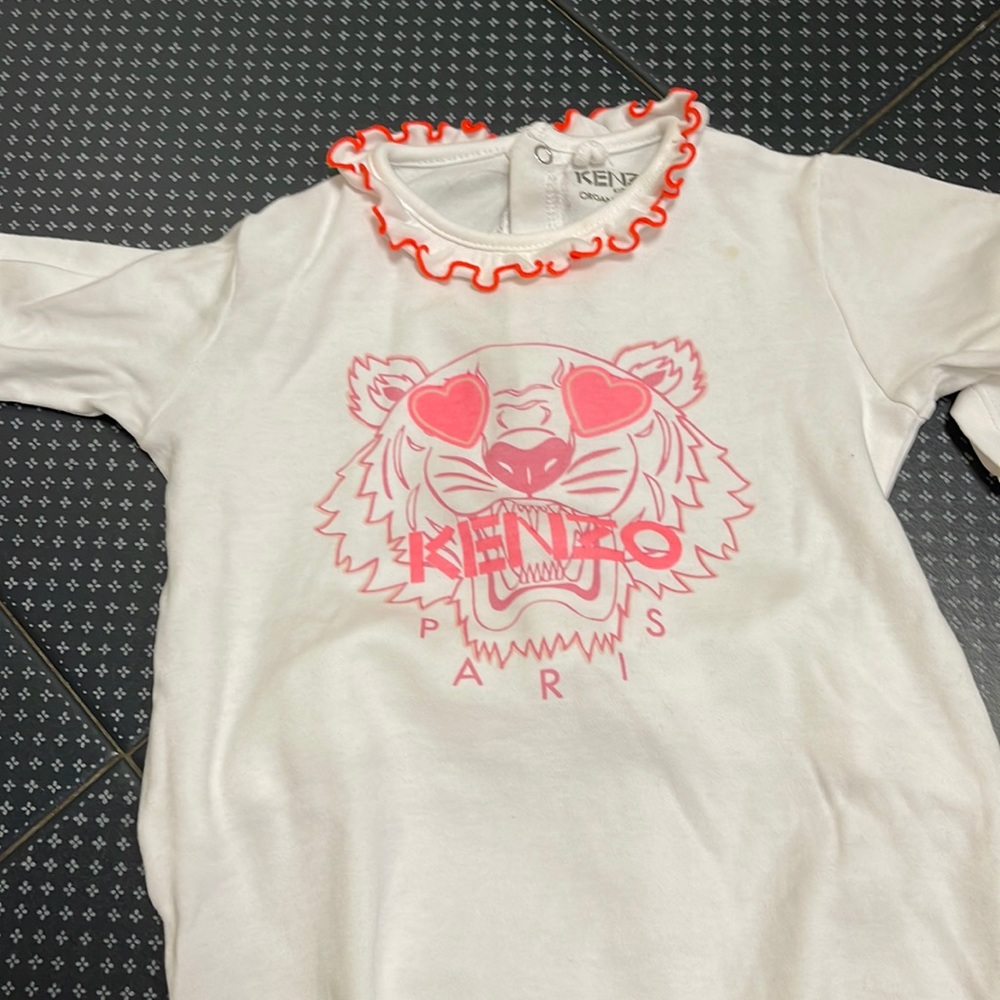 Worn once baby Kenzo stretchy. Slight mark by knee.